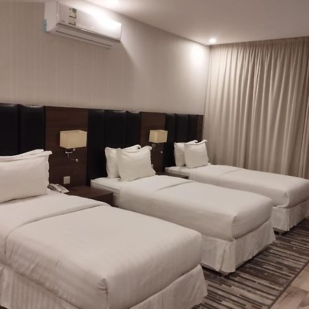Olive Tree Hotel 타부크 외부 사진