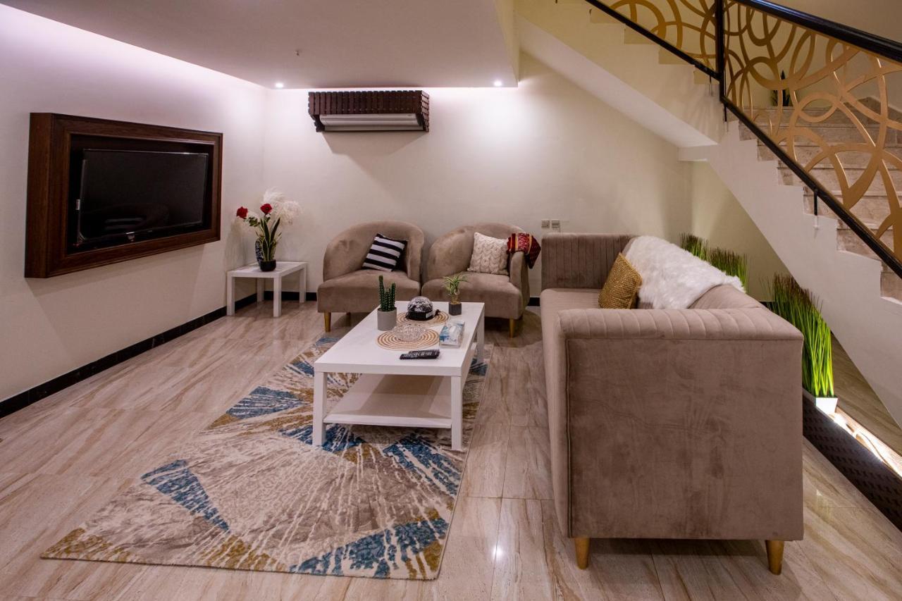 Olive Tree Hotel 타부크 외부 사진