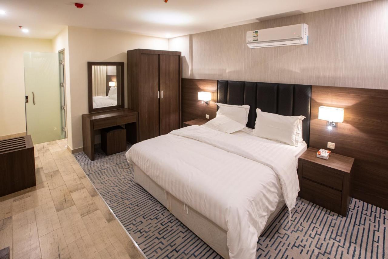 Olive Tree Hotel 타부크 외부 사진