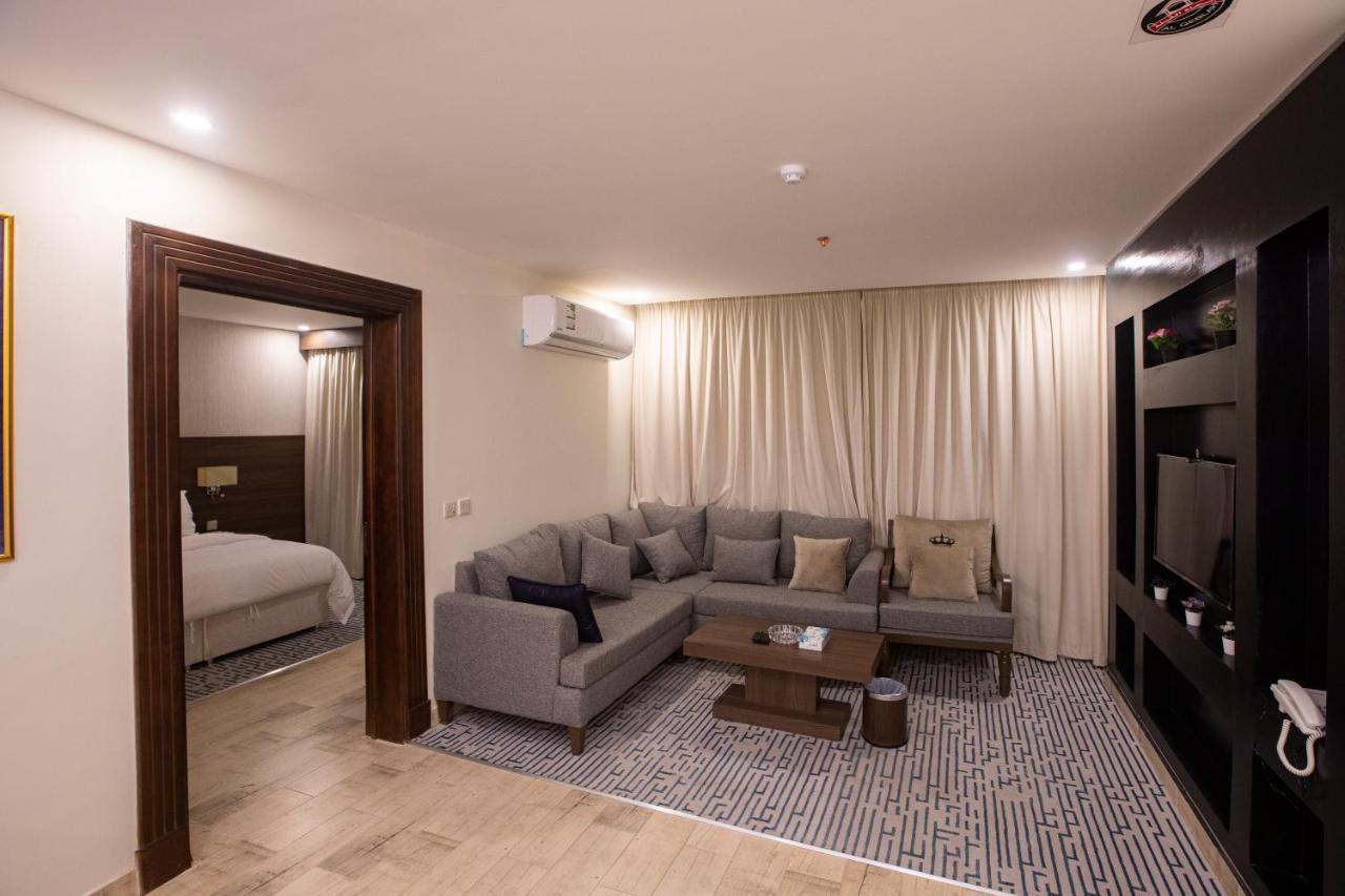 Olive Tree Hotel 타부크 외부 사진