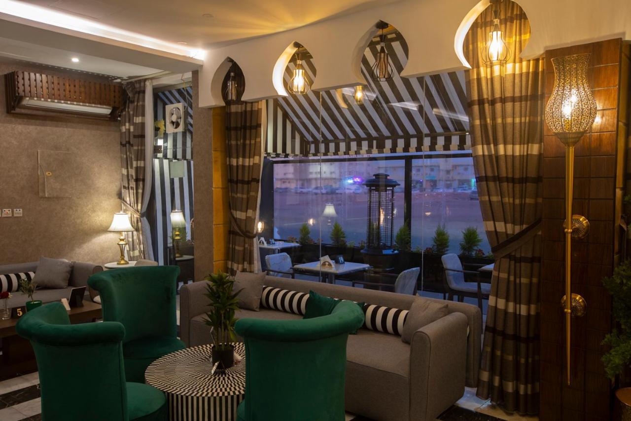 Olive Tree Hotel 타부크 외부 사진