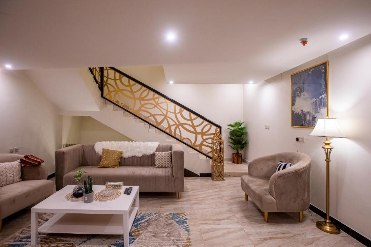 Olive Tree Hotel 타부크 외부 사진