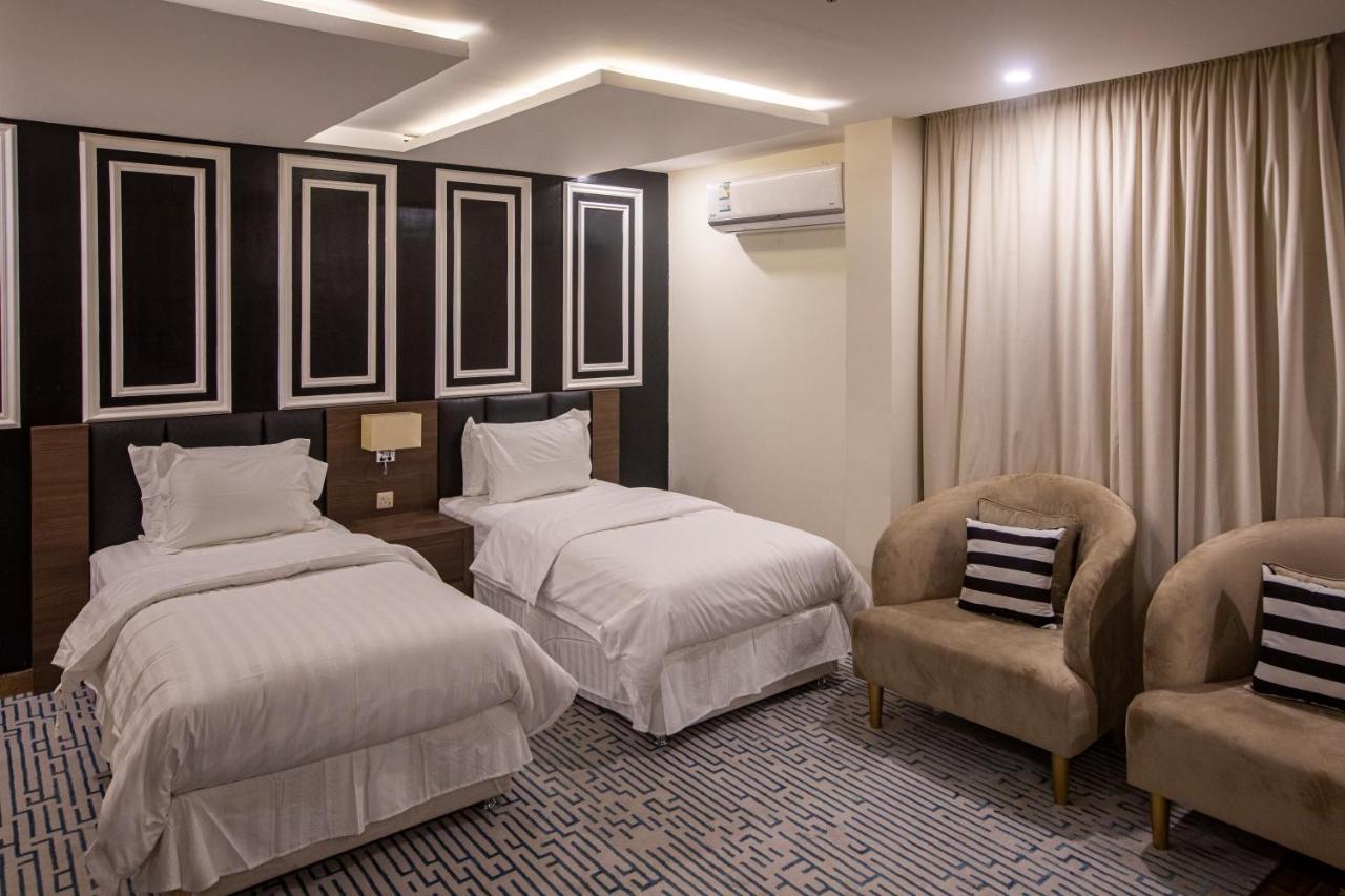 Olive Tree Hotel 타부크 외부 사진