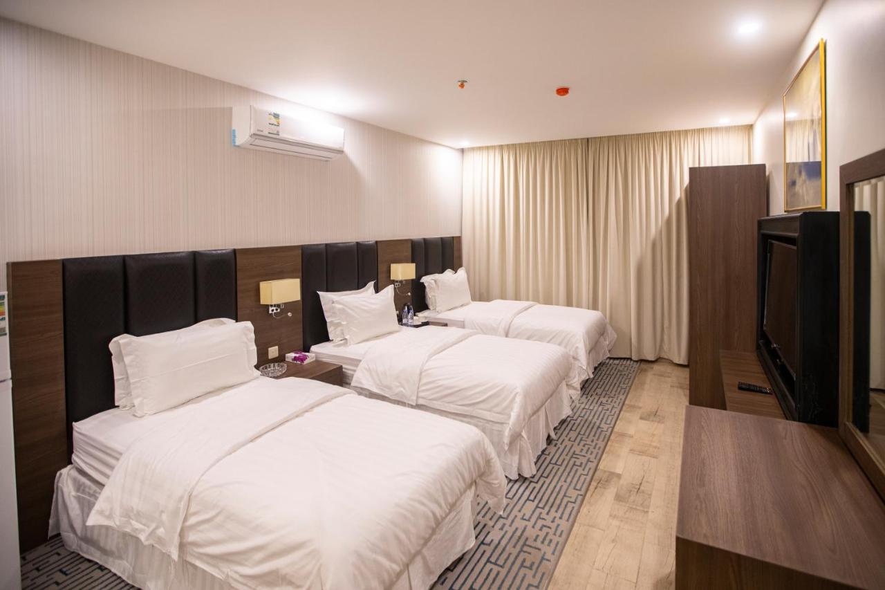 Olive Tree Hotel 타부크 외부 사진