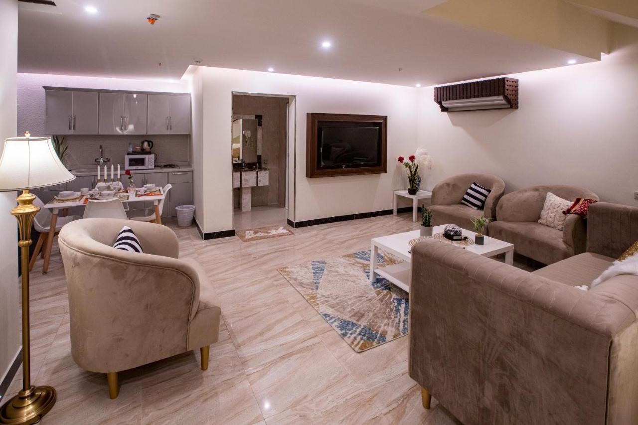 Olive Tree Hotel 타부크 외부 사진