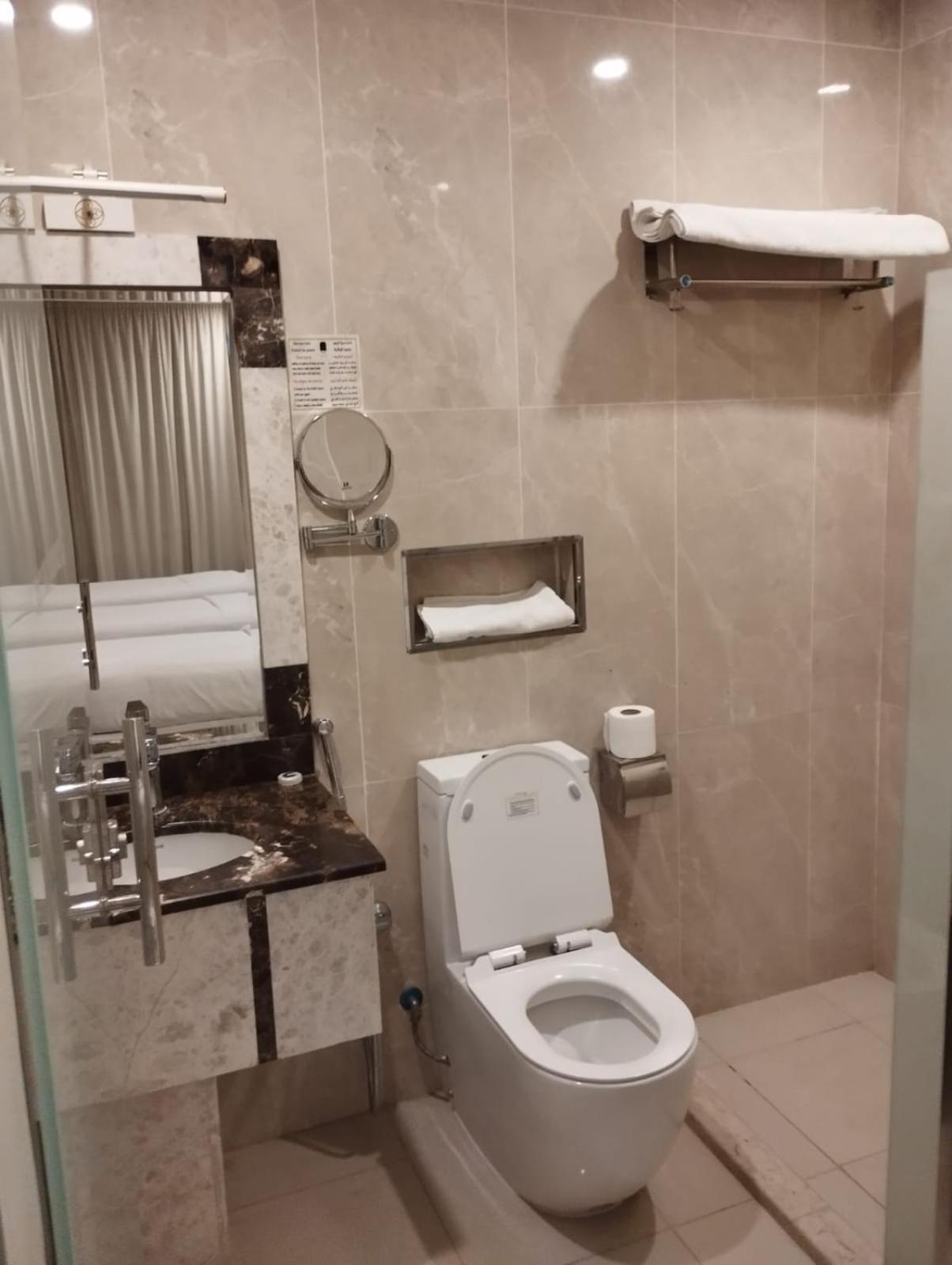 Olive Tree Hotel 타부크 외부 사진