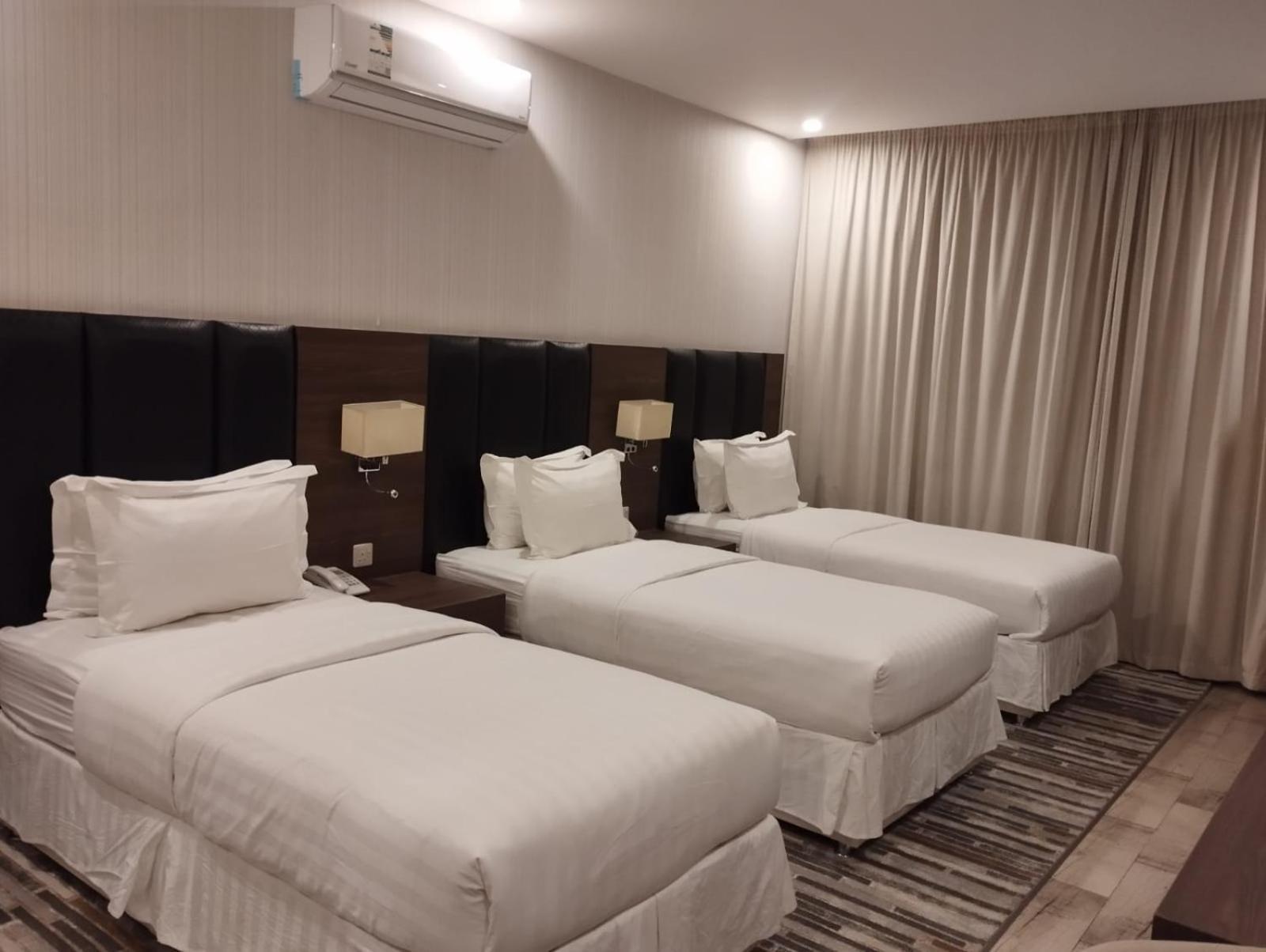 Olive Tree Hotel 타부크 외부 사진