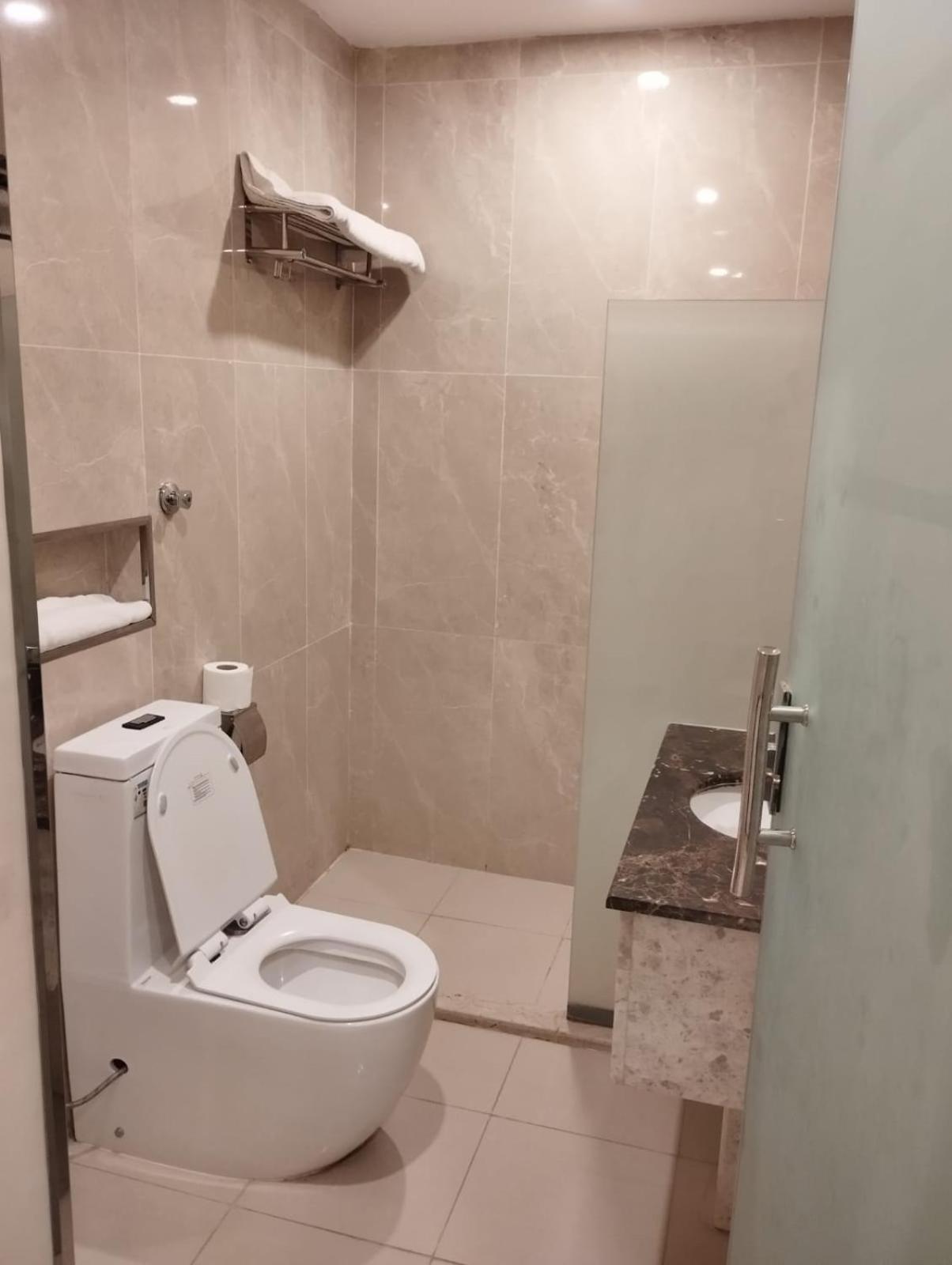 Olive Tree Hotel 타부크 외부 사진