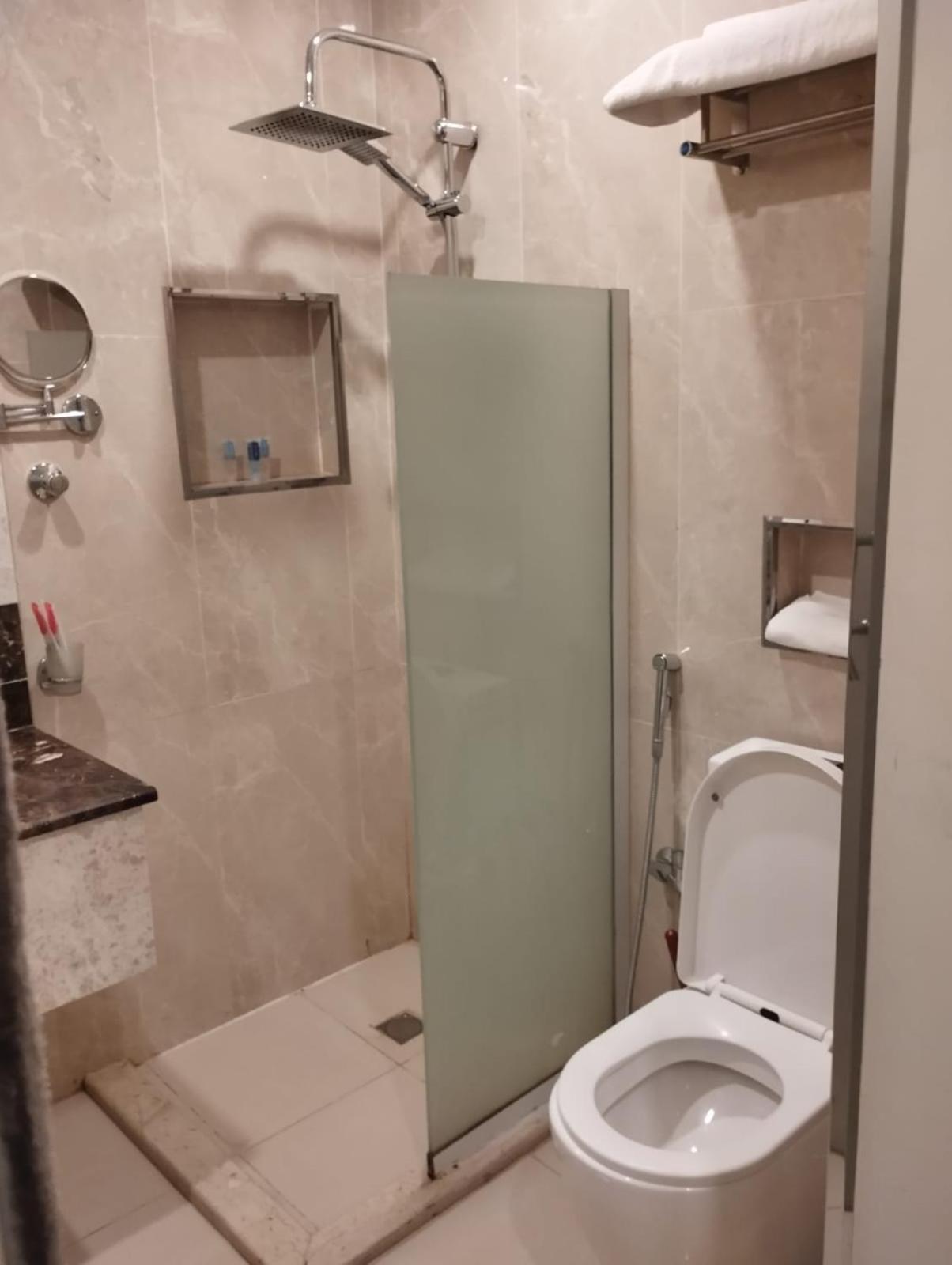 Olive Tree Hotel 타부크 외부 사진