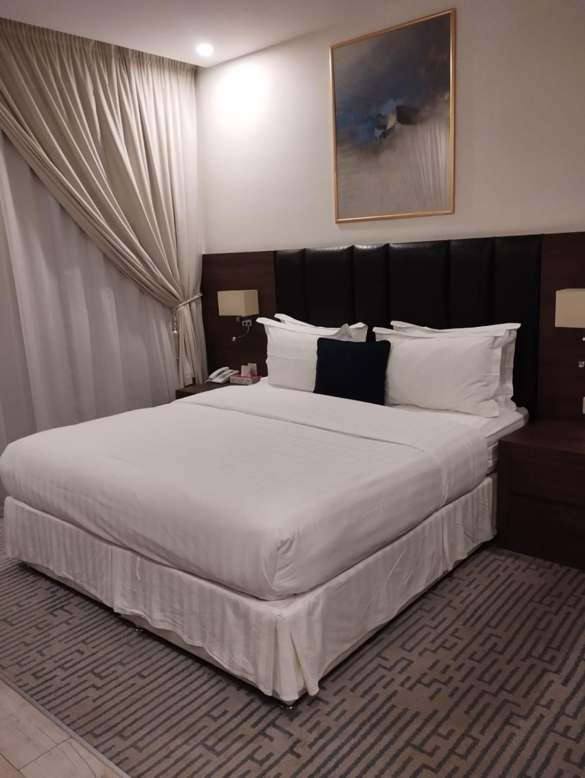 Olive Tree Hotel 타부크 외부 사진